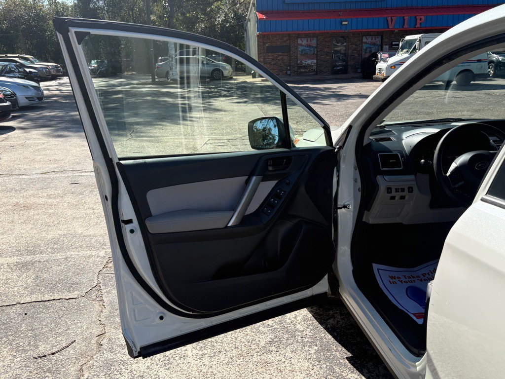 2016 Subaru Forester Image 8