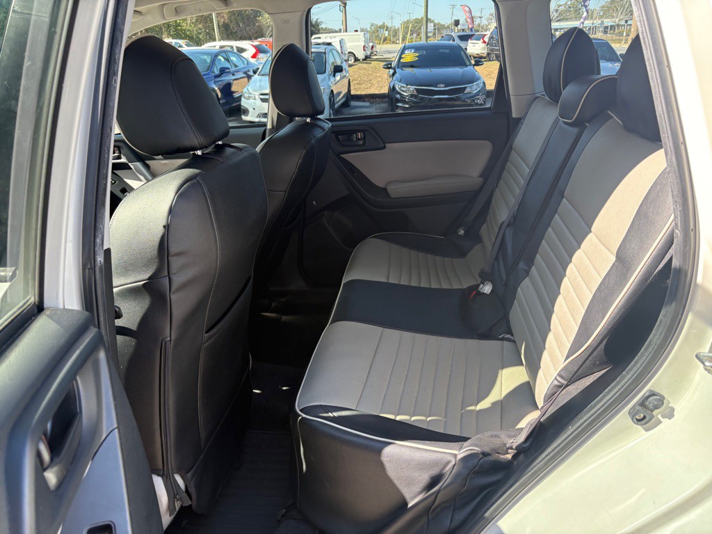 2016 Subaru Forester Image 15