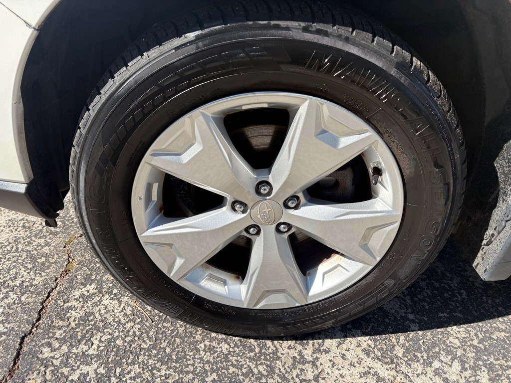 2016 Subaru Forester Image 18