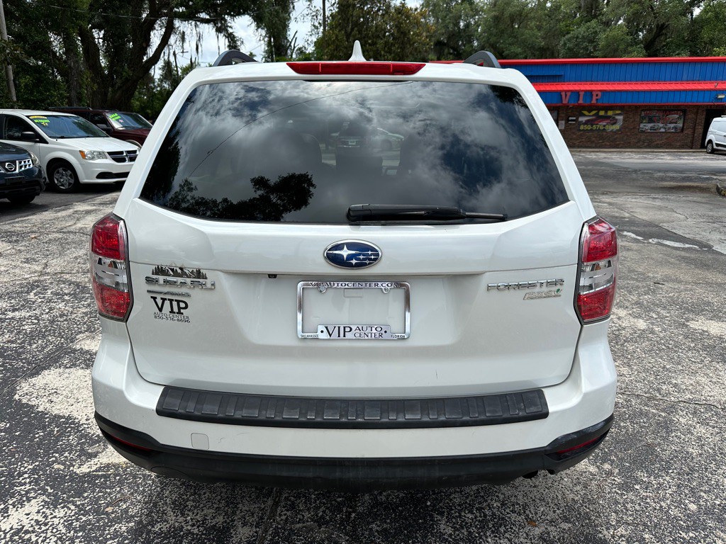 2016 Subaru Forester Image 4