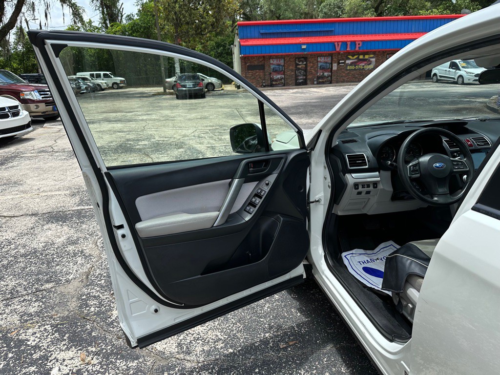 2016 Subaru Forester Image 9