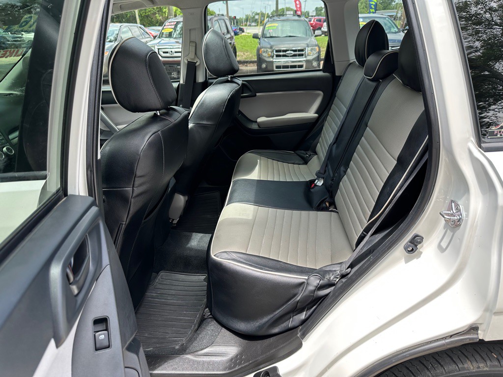 2016 Subaru Forester Image 12