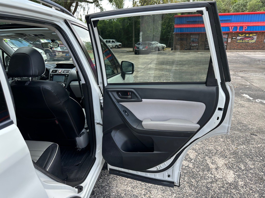 2016 Subaru Forester Image 15