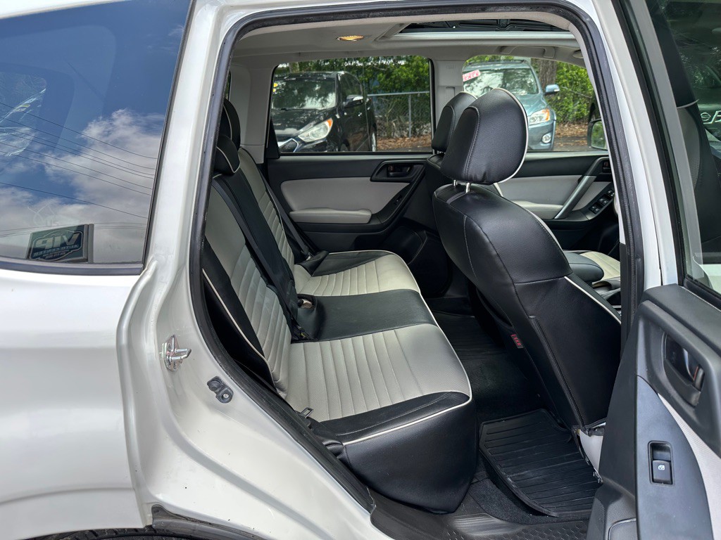 2016 Subaru Forester Image 16