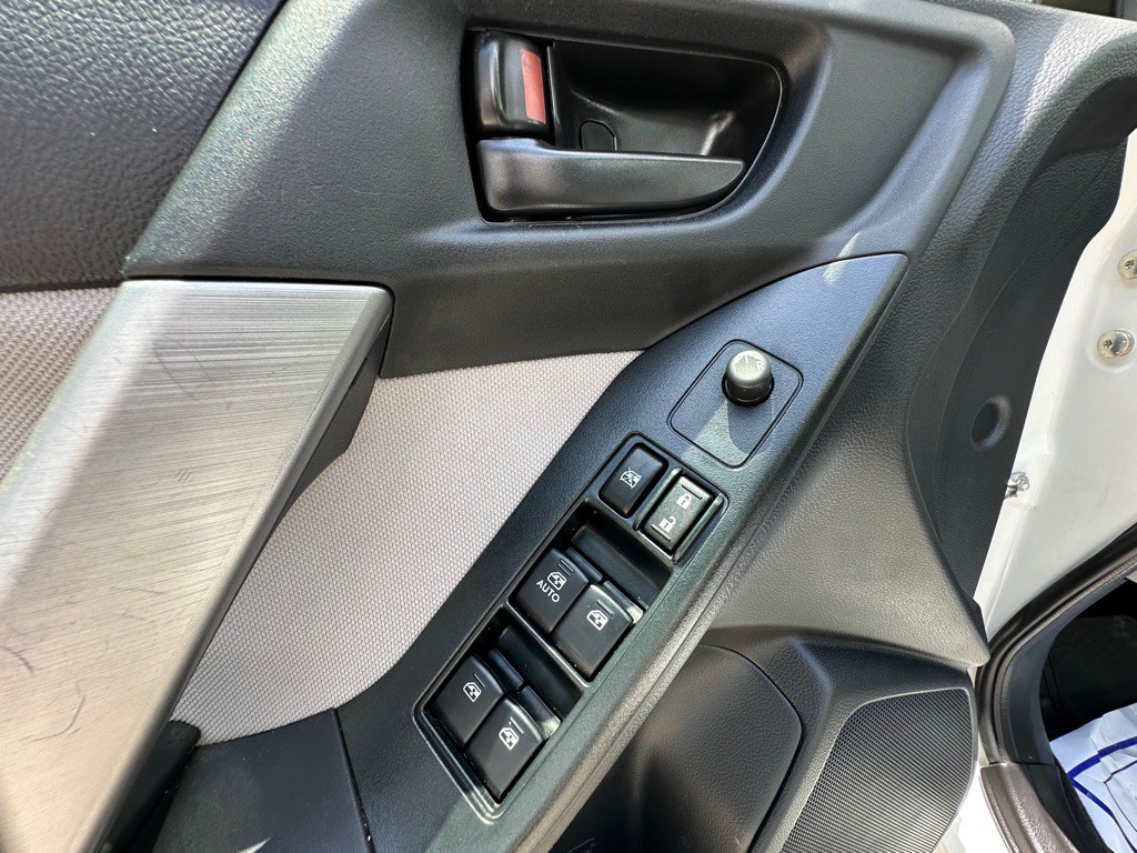 2016 Subaru Forester Image 32