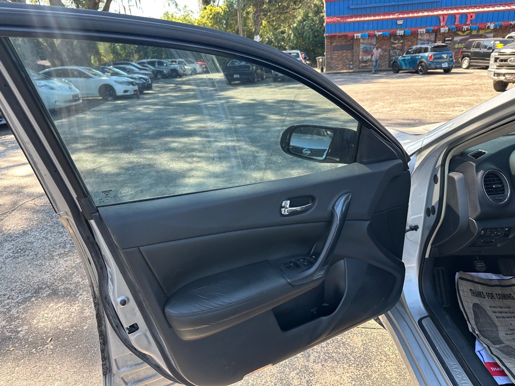 2013 Nissan Maxima Image 11