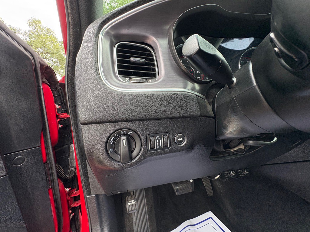 2015 Dodge Charger Image 21