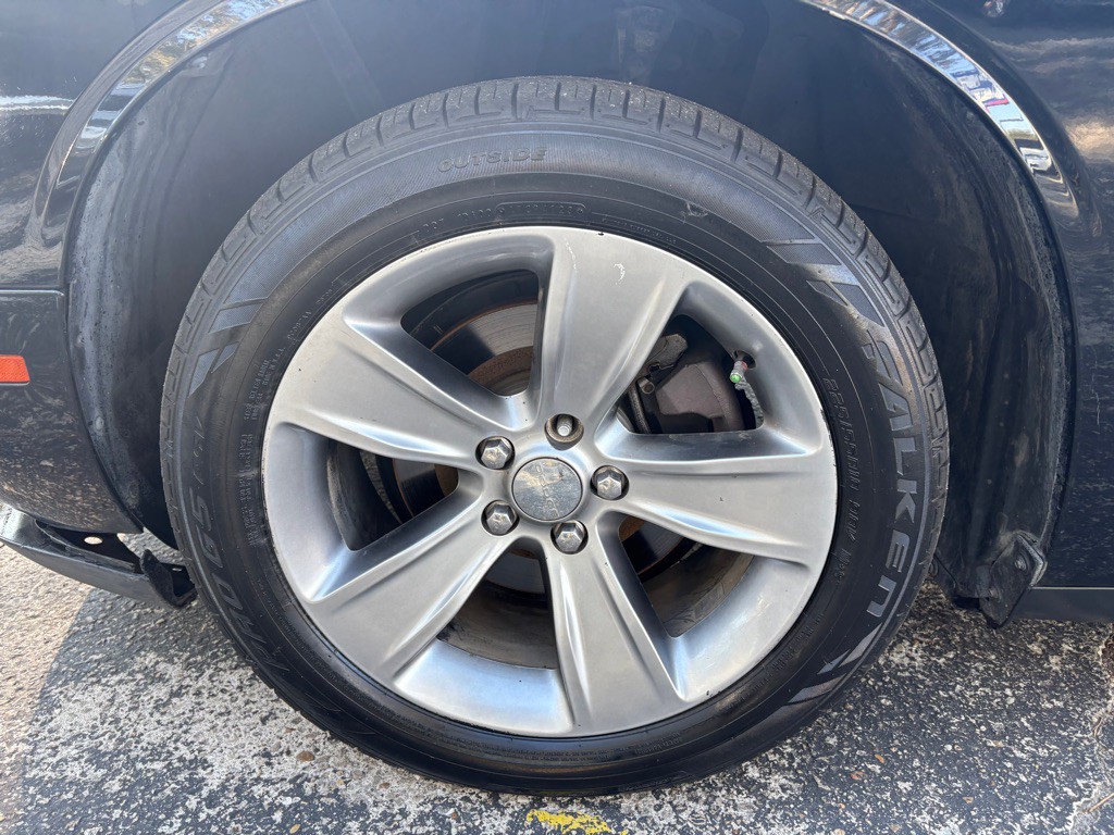 2019 Dodge Challenger Image 10