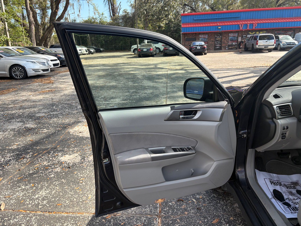 2010 Subaru Forester Image 9