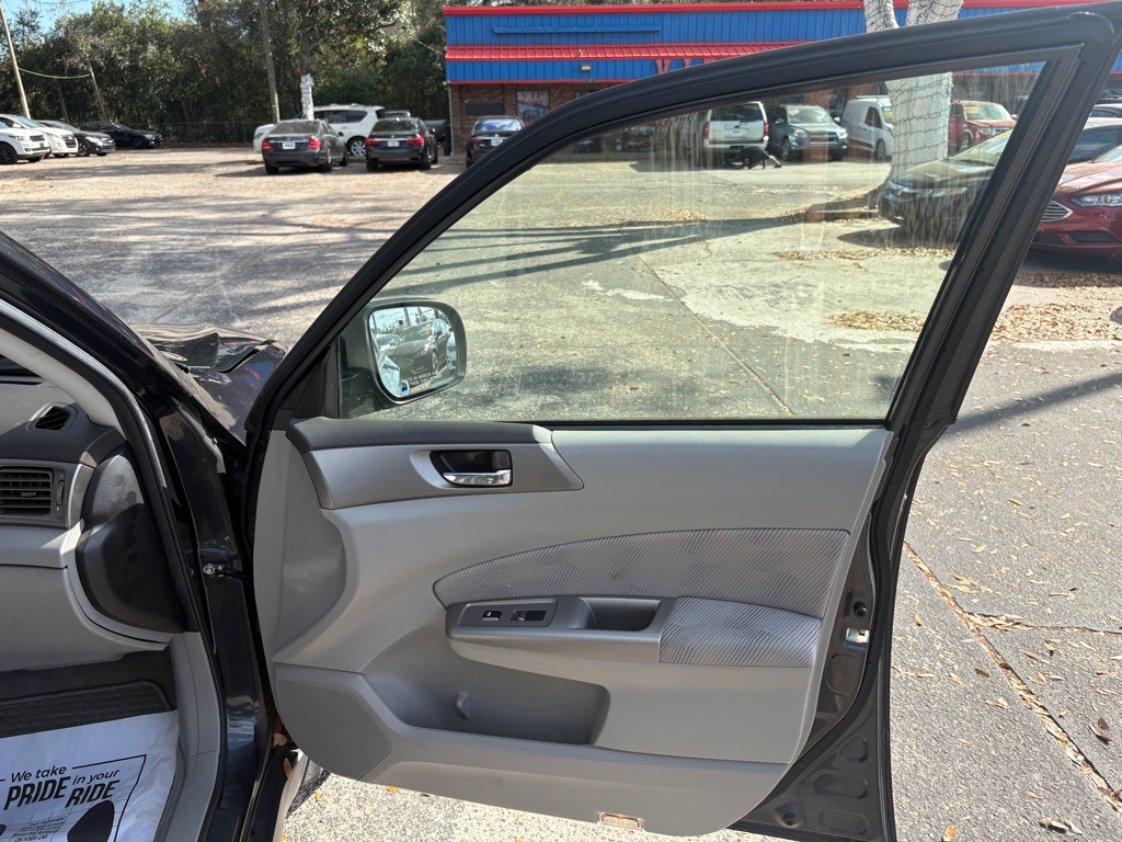 2010 Subaru Forester Image 17