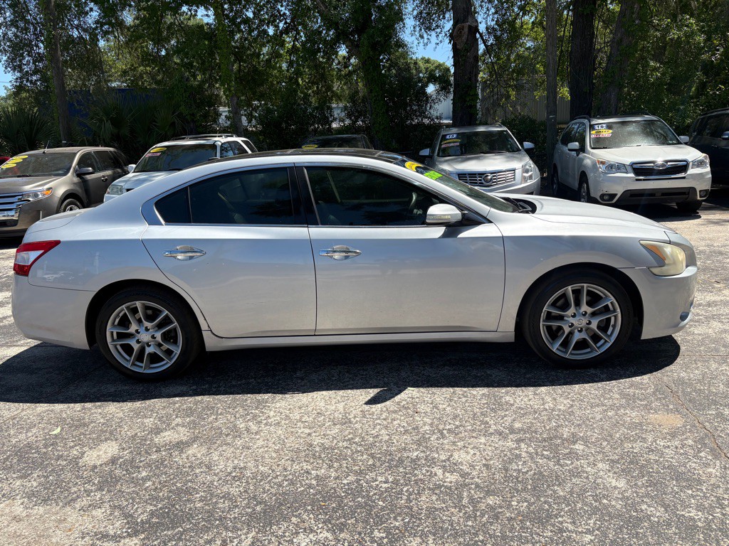 2011 Nissan Maxima Image 6