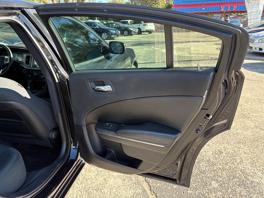 2011 Dodge Charger Image 16