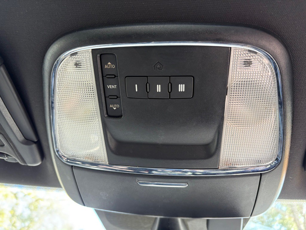 2011 Dodge Charger Image 22
