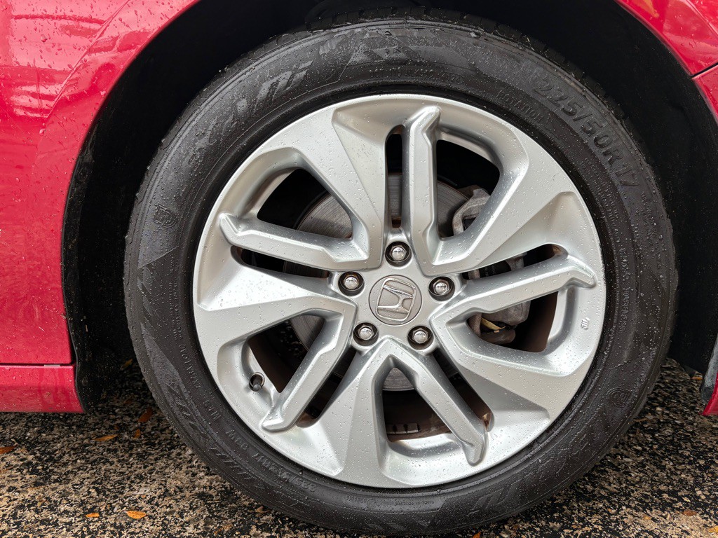 2020 Honda Accord Image 24