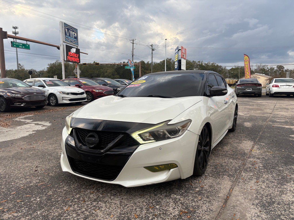 2017 Nissan Maxima Image 1
