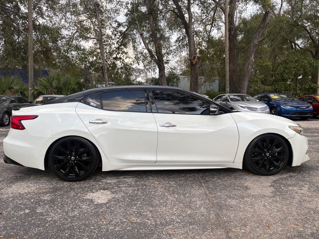 2017 Nissan Maxima Image 6