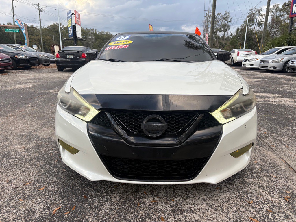 2017 Nissan Maxima Image 8