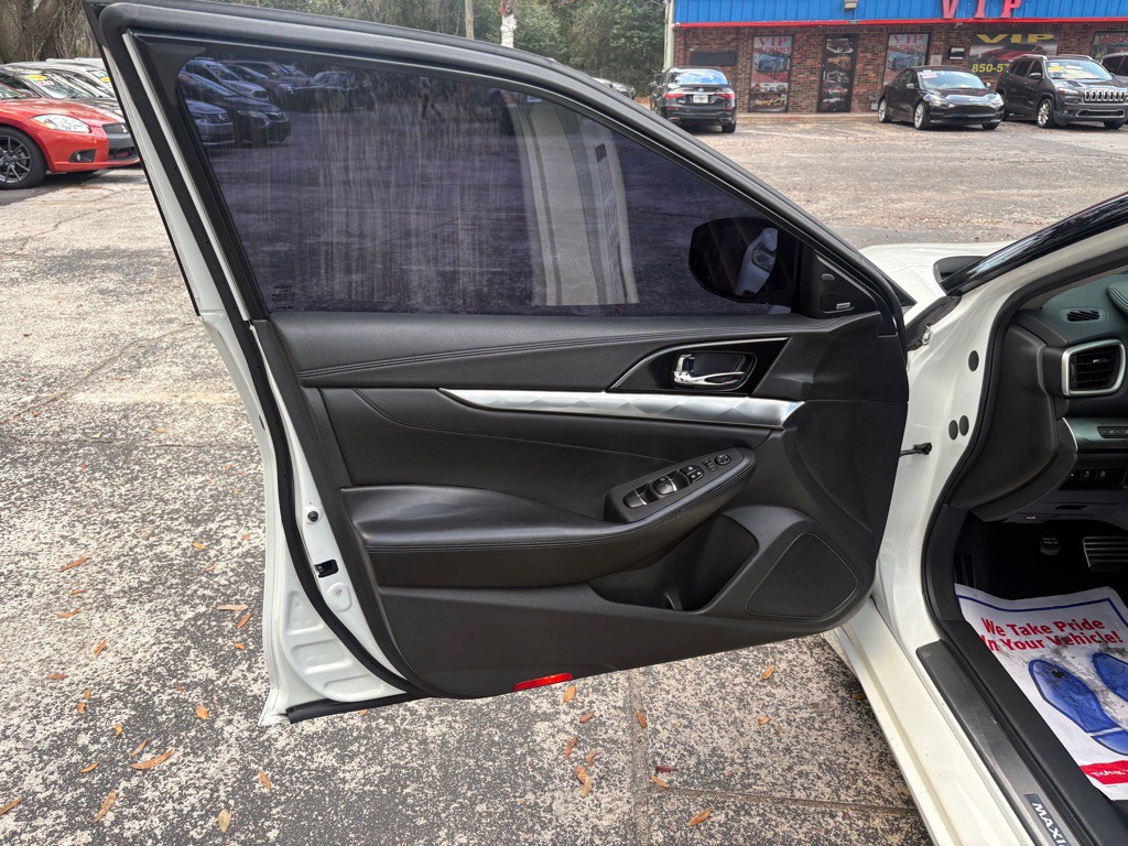 2017 Nissan Maxima Image 10