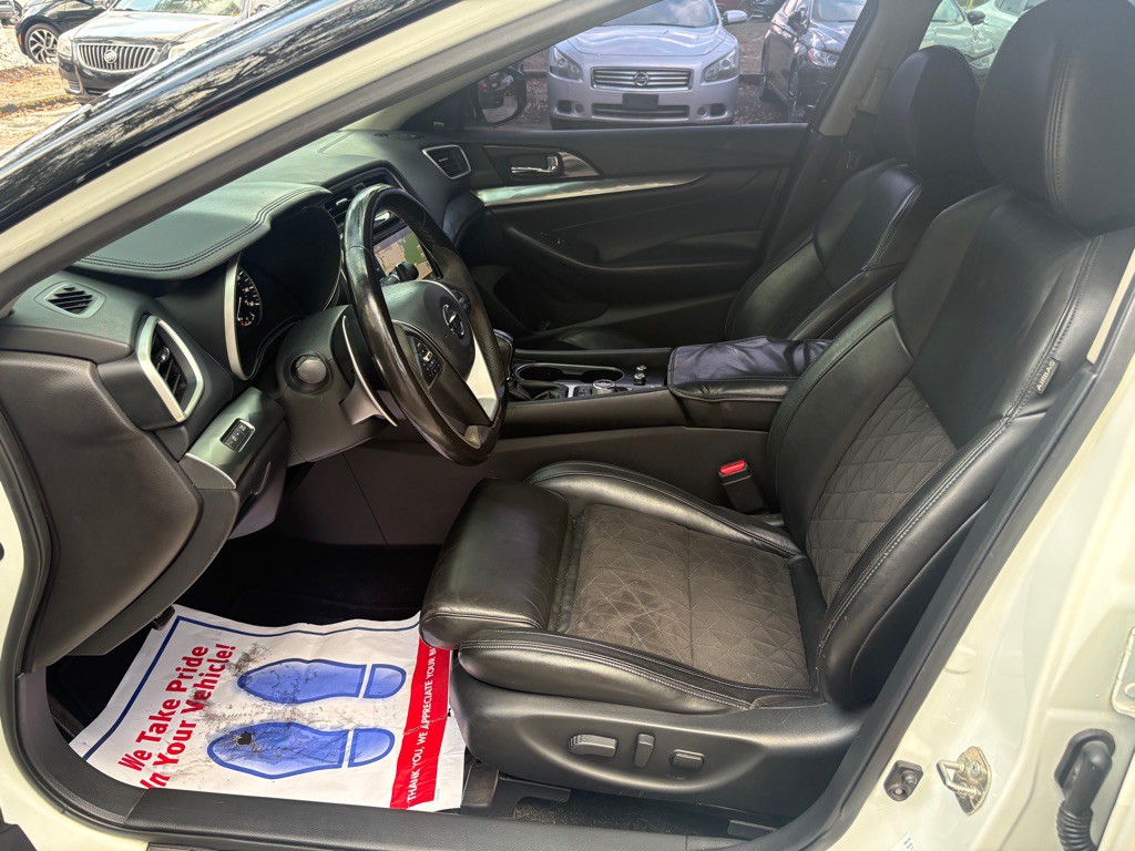 2017 Nissan Maxima Image 11