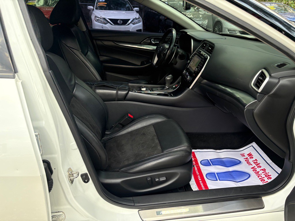 2017 Nissan Maxima Image 13