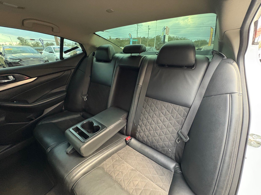 2017 Nissan Maxima Image 19