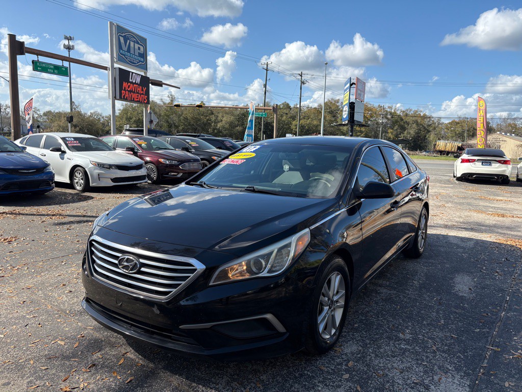 2017 Hyundai Sonata Image 1