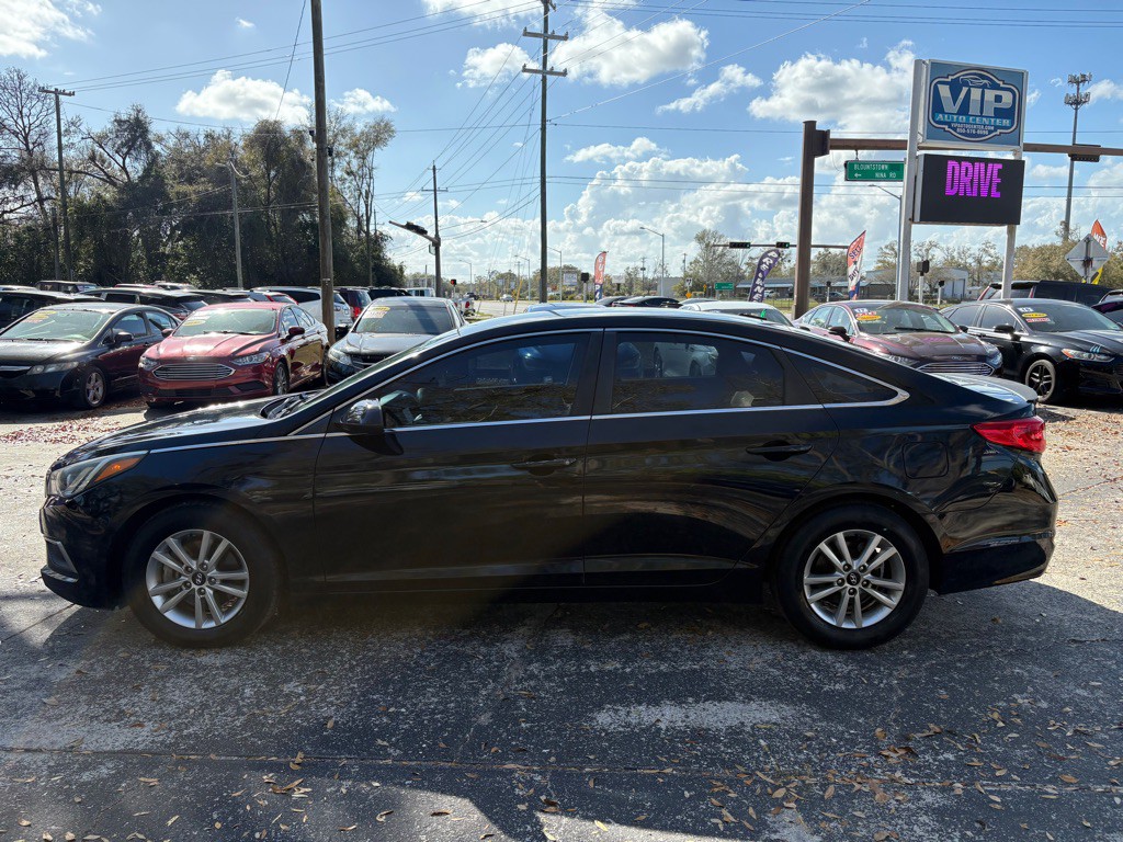 2017 Hyundai Sonata Image 2