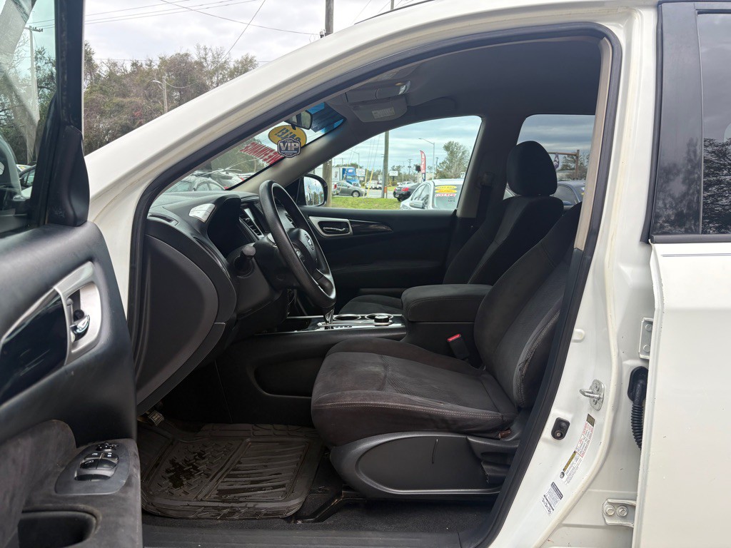 2014 Nissan Pathfinder Image 10