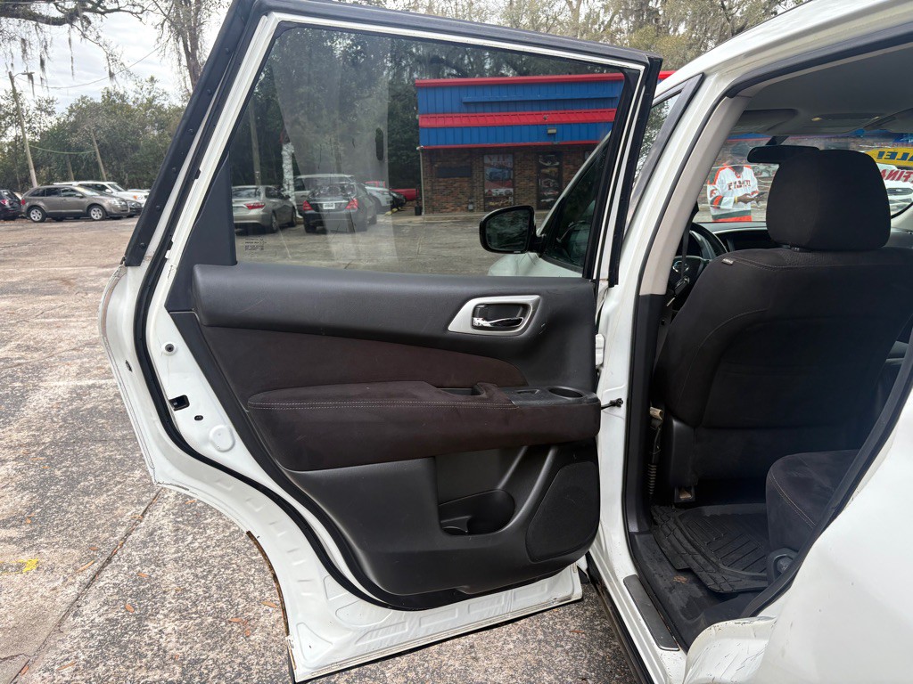 2014 Nissan Pathfinder Image 11