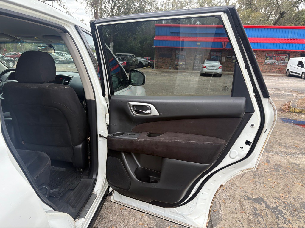 2014 Nissan Pathfinder Image 15
