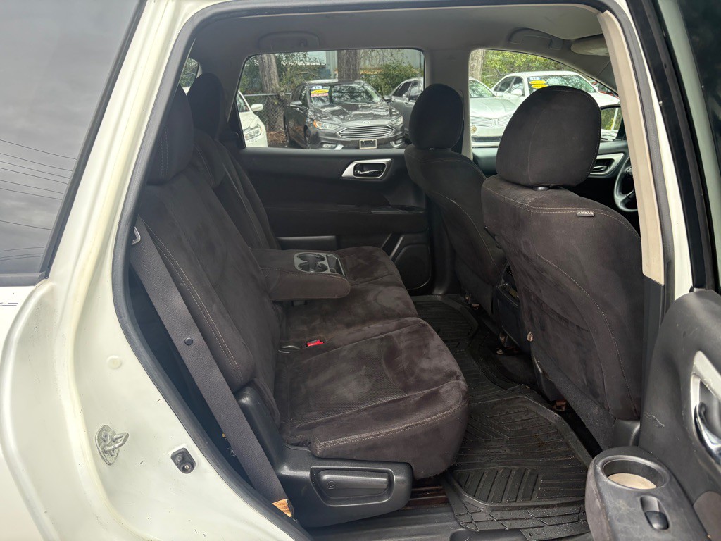 2014 Nissan Pathfinder Image 16