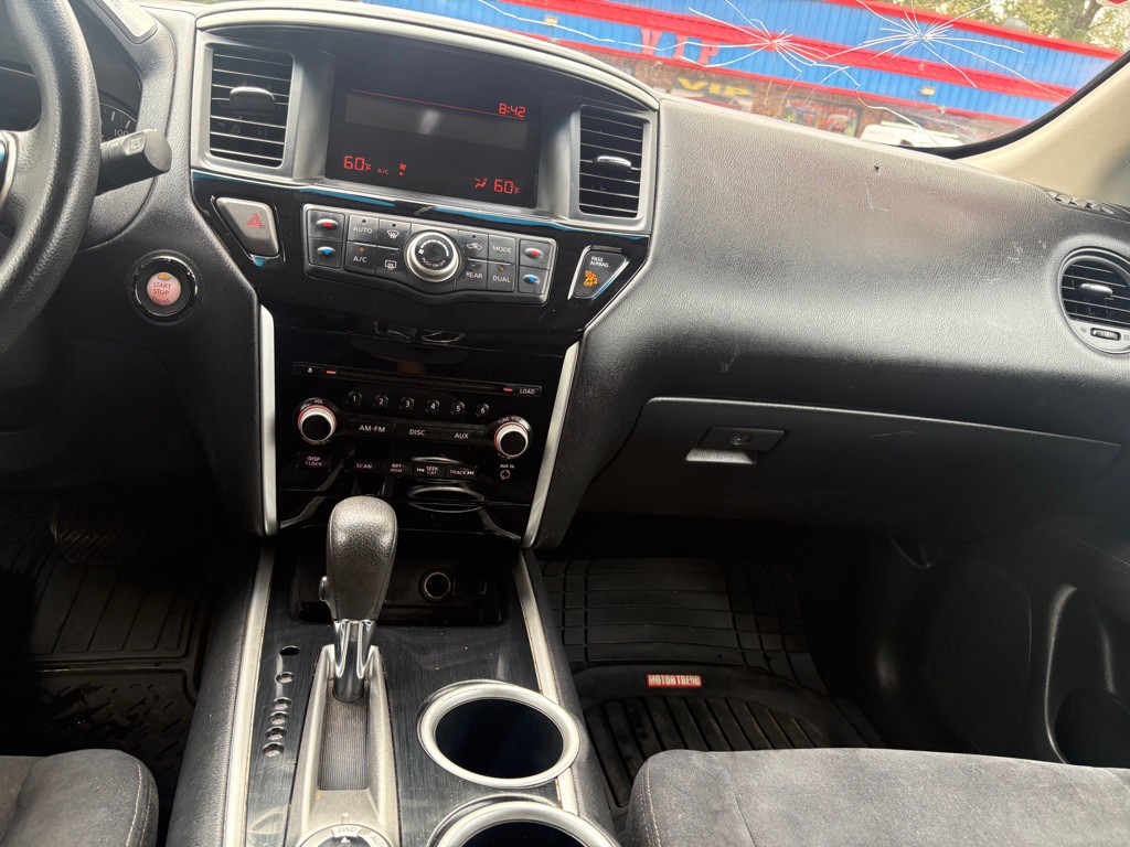 2014 Nissan Pathfinder Image 25