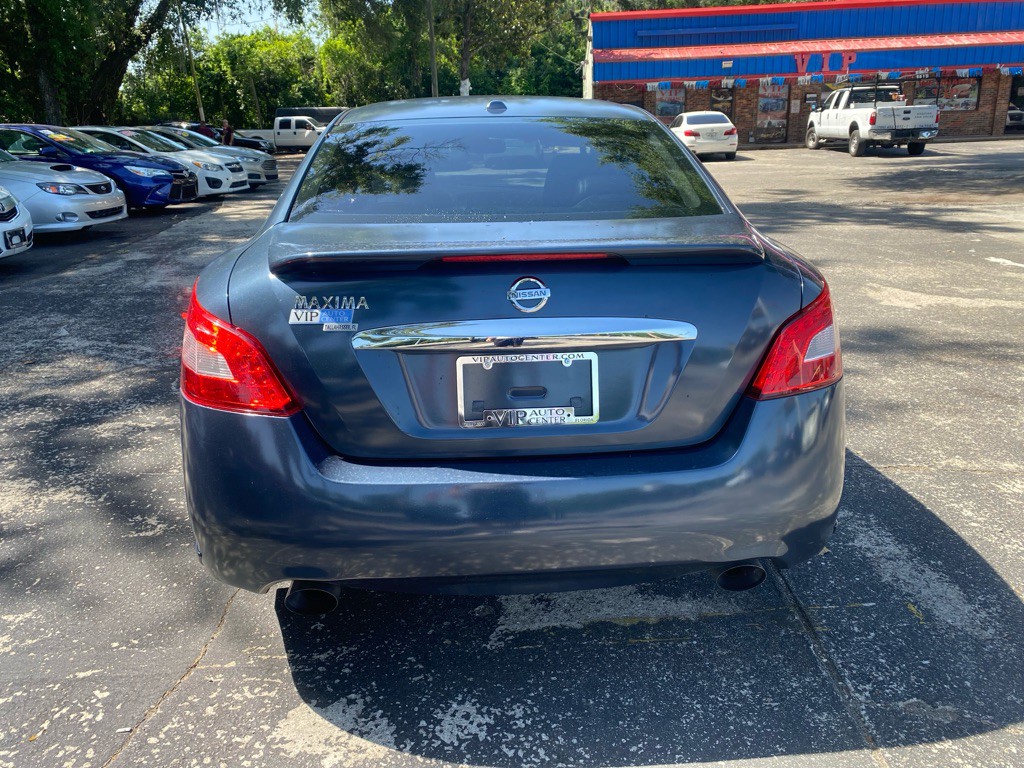 2010 Nissan Maxima Image 4