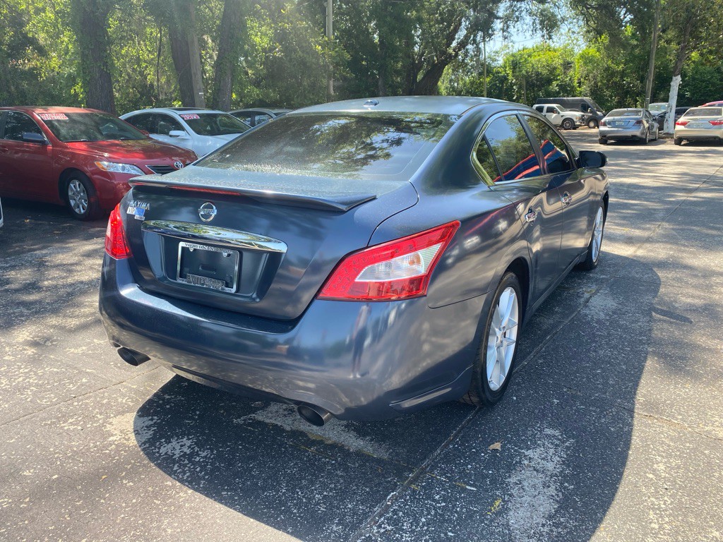 2010 Nissan Maxima Image 5