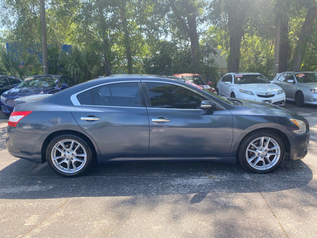 2010 Nissan Maxima Image 6