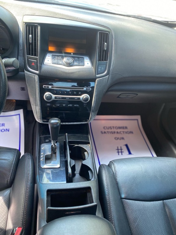 2010 Nissan Maxima Image 11