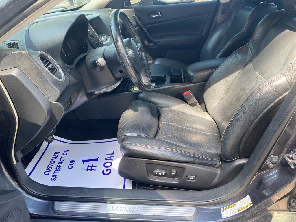 2010 Nissan Maxima Image 12