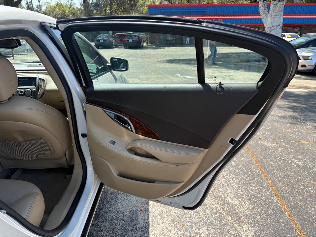 2013 Buick Lacrosse Image 16