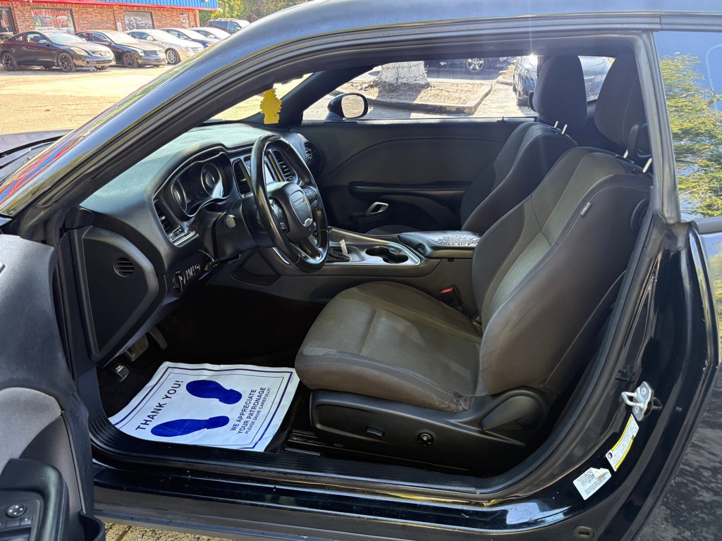 2015 Dodge Challenger Image 11