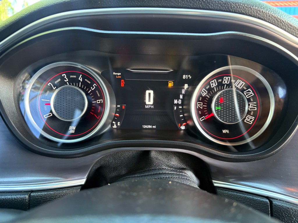 2015 Dodge Challenger Image 20