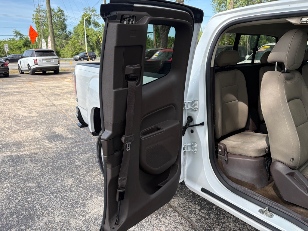 2016 GMC Canyon Image 16
