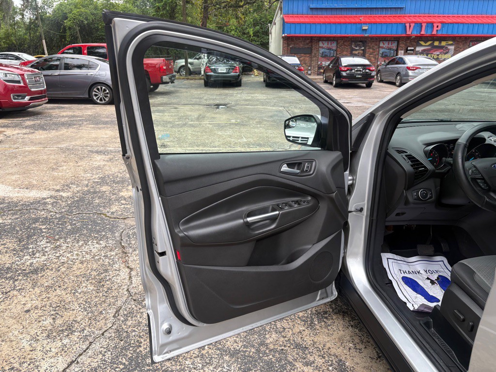 2017 Ford Escape Image 10
