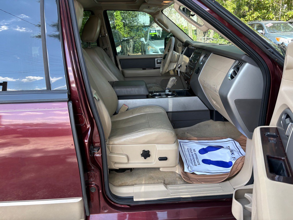 2011 Ford Expedition Image 12