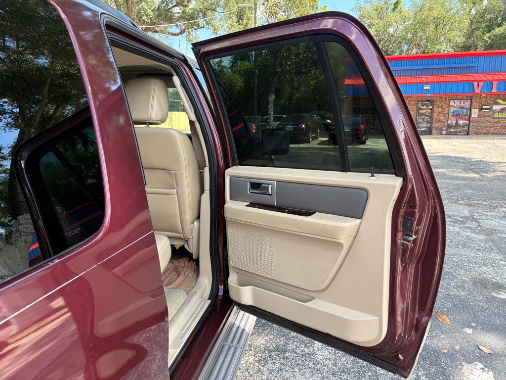 2011 Ford Expedition Image 13
