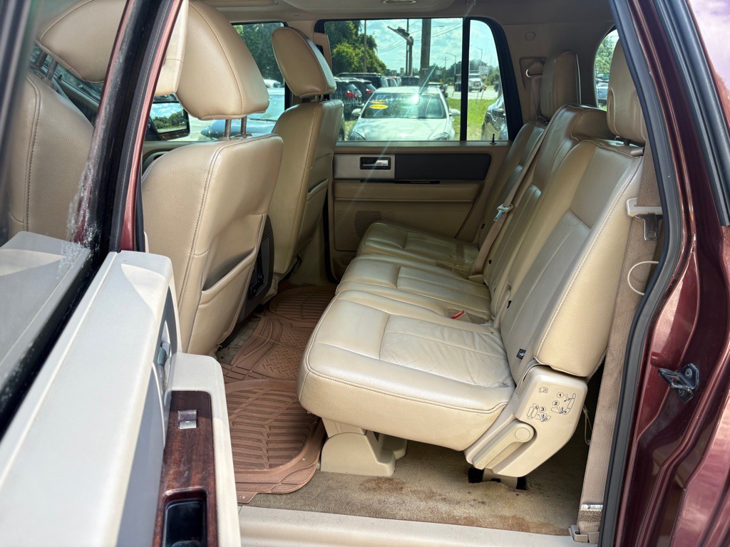 2011 Ford Expedition Image 16