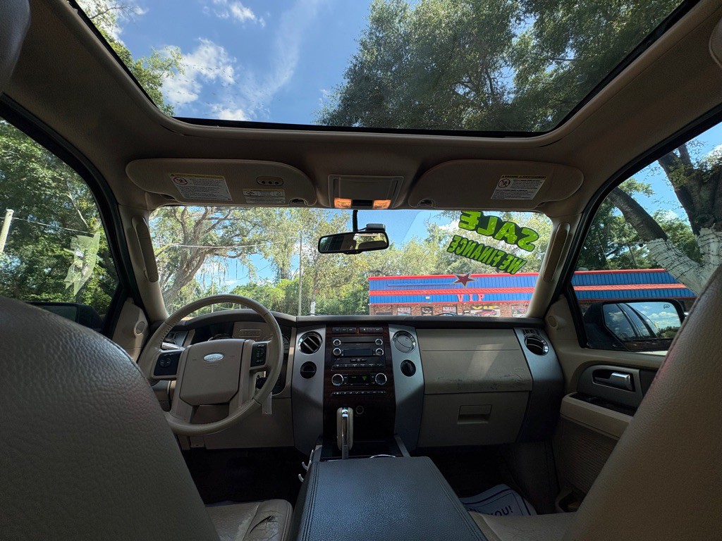 2011 Ford Expedition Image 22