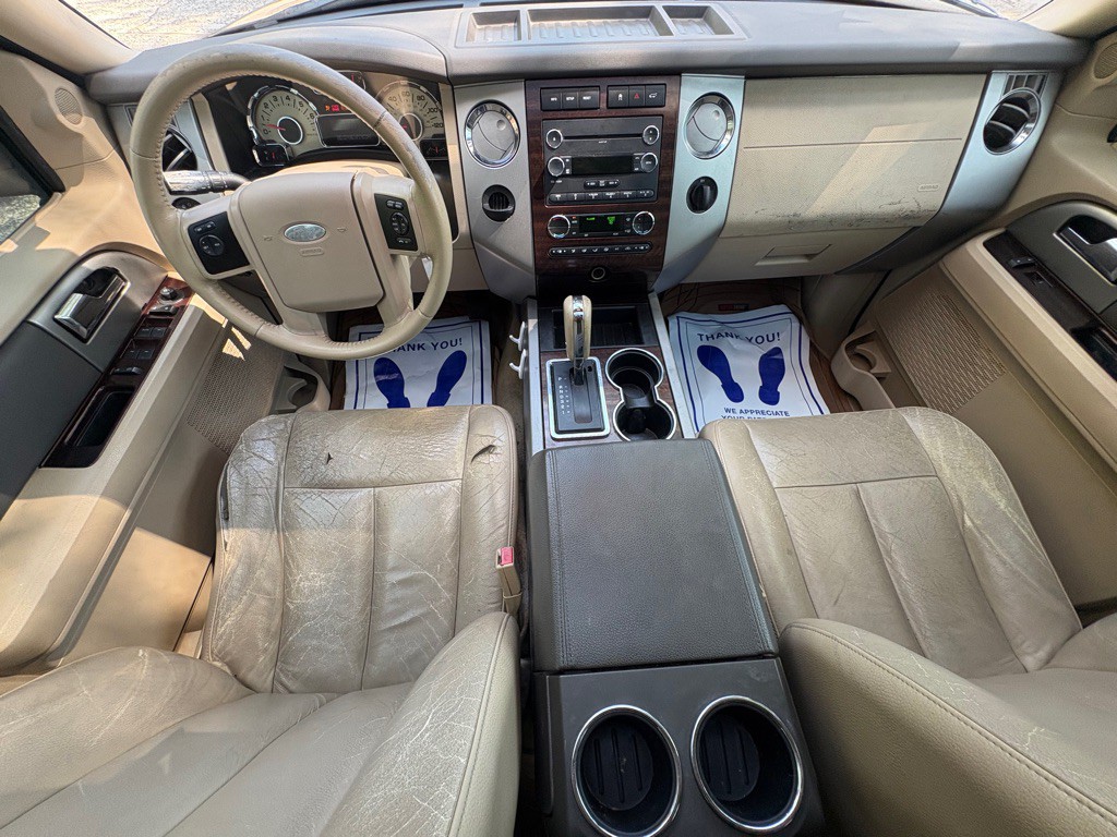 2011 Ford Expedition Image 25