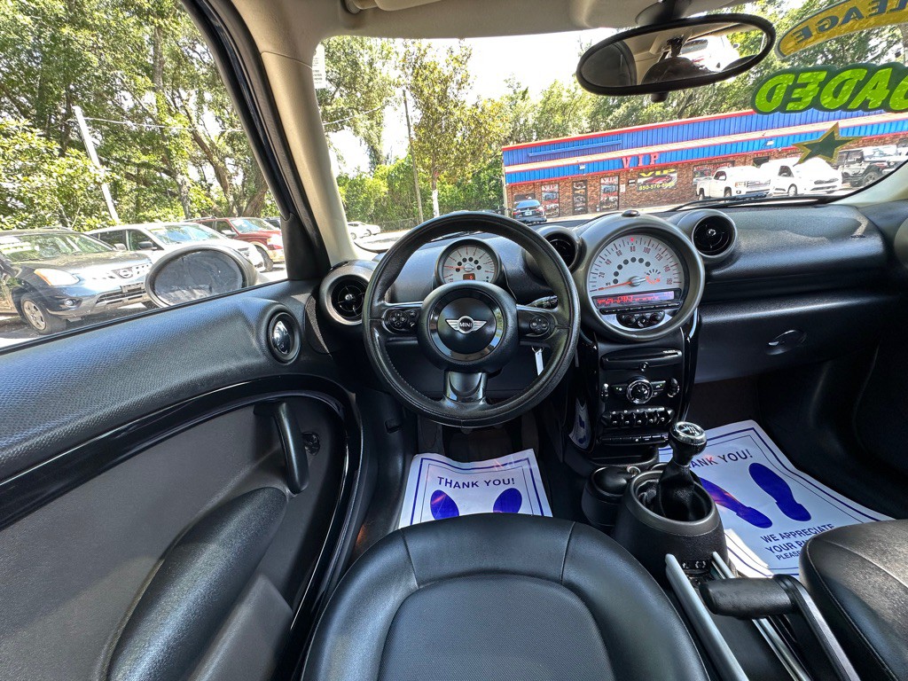 2012 MINI Cooper Image 22