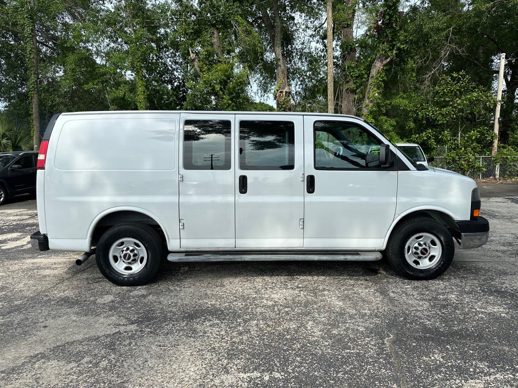 2015 GMC Savana Image 6