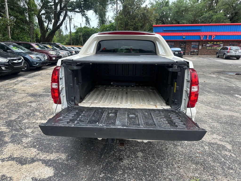 2012 Chevrolet Avalanche Image 10